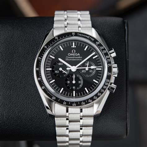 Omega Speedmaster moonwatch size